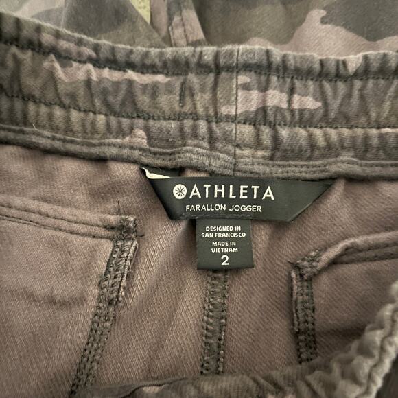 Athleta Farallon Camo Jogger Pants Olive Green Size 2 - Picture 6 of 8